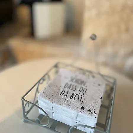 別荘 Maja Stone House