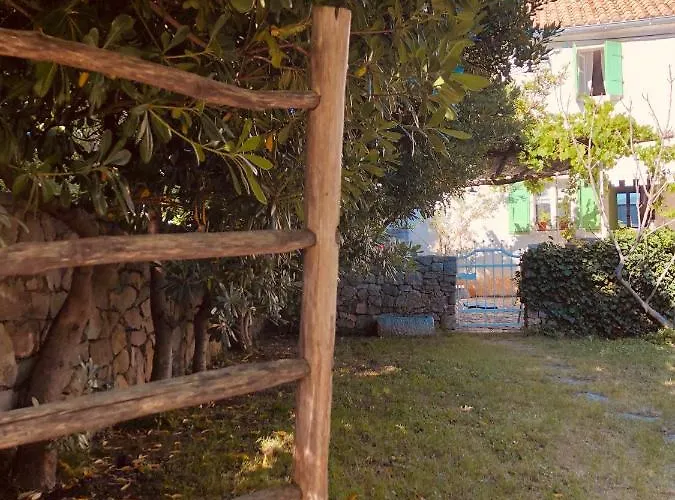 Maja Stone House Kornić