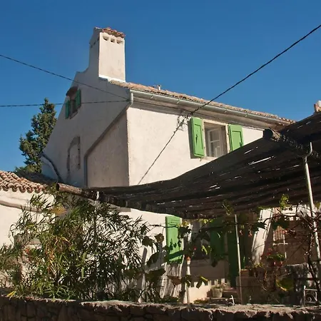 Maja Stone House Feriehus