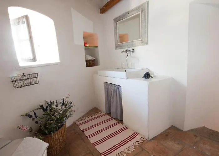 Semesterbostad Maja Stone House *